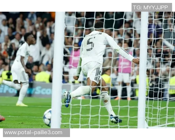 2000年皇马与尤文图斯巅峰对决回顾足球历史经典瞬间