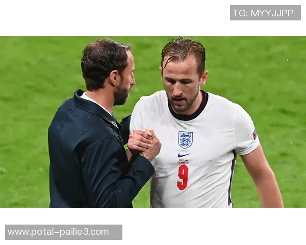 凯恩的传奇之路:从天才少年到足球巨星的辉煌历程与影响力解析 凯恩的传奇之路:从天才少年到足球巨星的辉煌历程与影响力解析