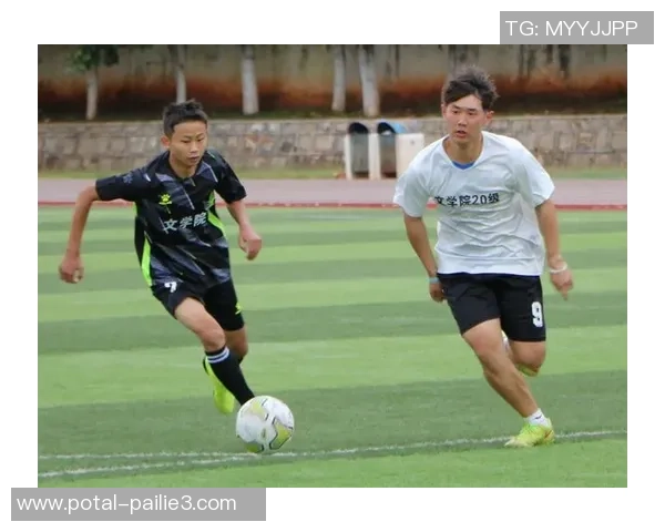 张娜专访：从绿茵场到人生舞台的足球旅程回顾与展望
