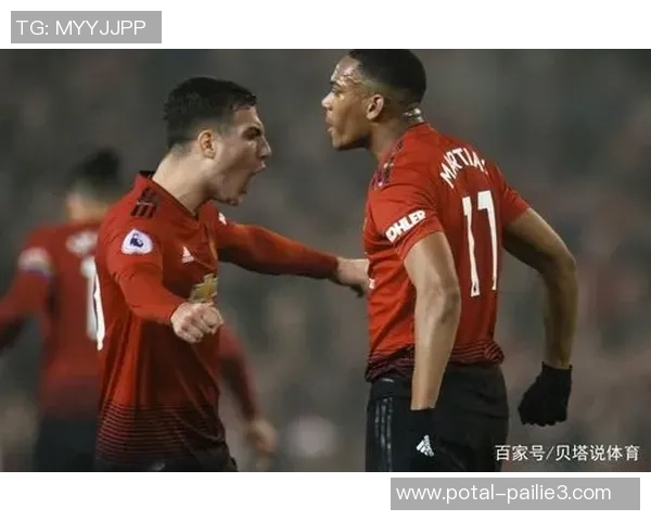 曼联对阵桑德兰张路解读比赛精彩瞬间与战术分析 曼联对阵桑德兰张路解读比赛精彩瞬间与战术分析